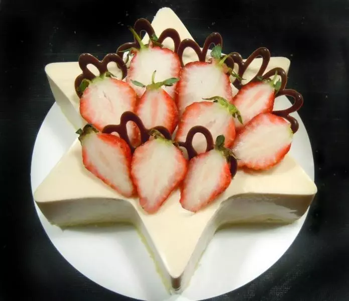 草莓慕斯星星蛋糕