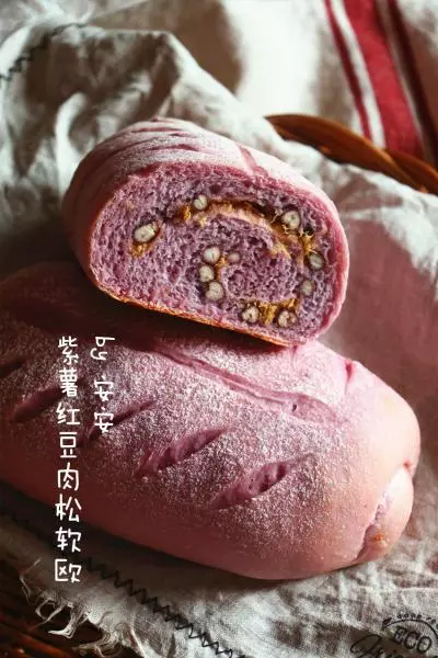 紫薯红豆肉松软欧
