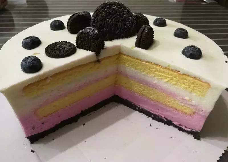 酸奶火龙果双色慕斯蛋糕（8寸圆）