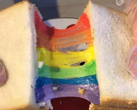 彩虹牛轧三明治