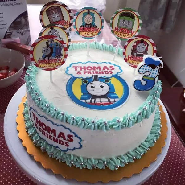 托馬斯生日蛋糕