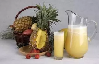 菠蘿汁製作最快 要看鮮谷坊製作流程