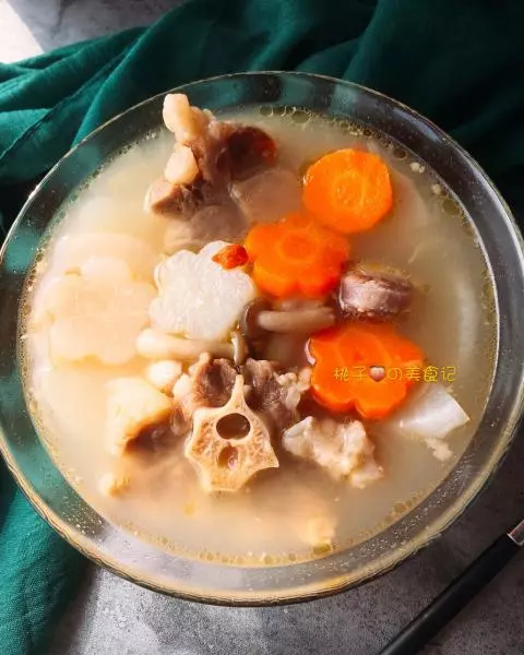 海鲜菇牛尾汤