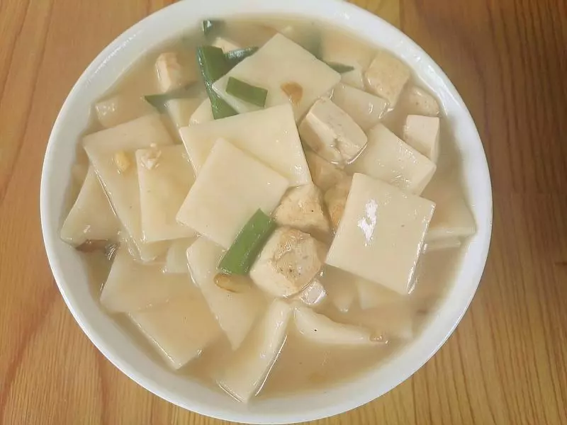 家常汤面之豆腐汆面片