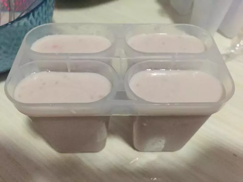 桄榔（藕粉）牛奶冰