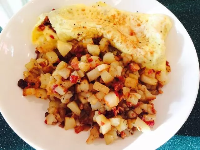 培根火腿Omelet及煎土豆，美式早餐