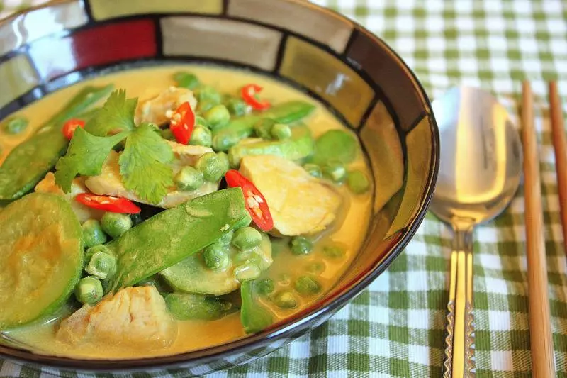 泰式绿咖喱鸡 - 宴客家常总相宜