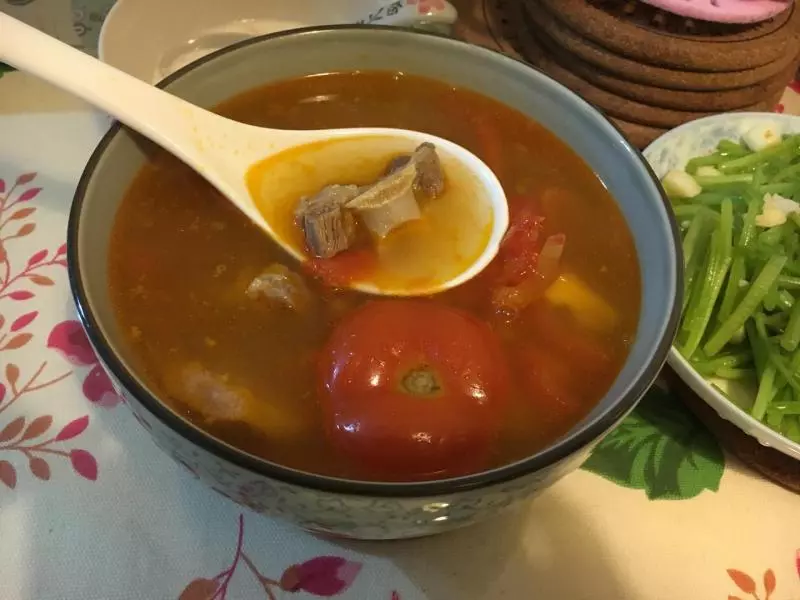 清炖番茄牛尾汤