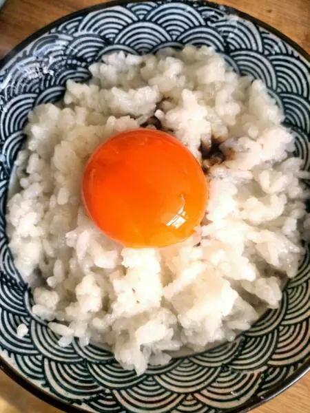 鸡蛋拌饭（铁锅家庭版）