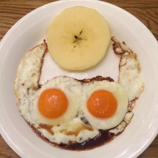胸罩鸡蛋早餐