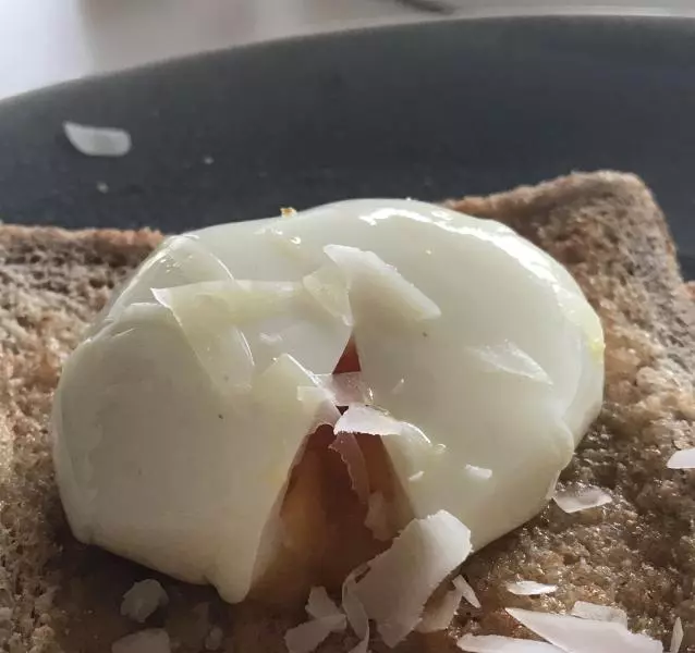 不用剝皮的溏心蛋--簡單早餐