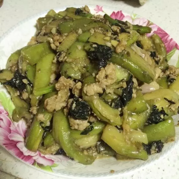 紫苏肉沫炒茄子