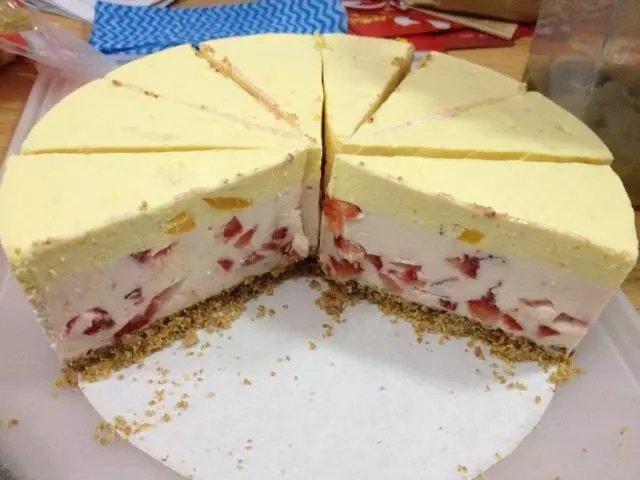 芒果草莓双层蛋糕