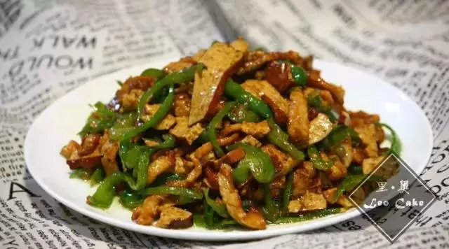 ‘青椒香干炒肉丝’—— 超简单的一道下饭菜