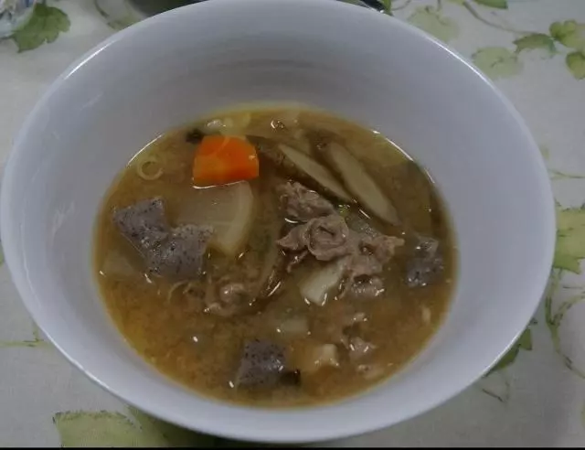 日式：猪肉蔬菜味噌汤