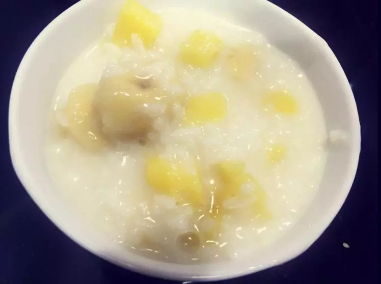 香蕉菠蘿牛奶粥