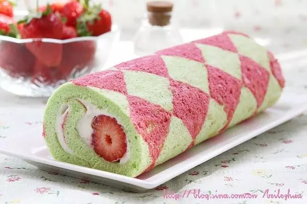 草莓班兰手绘蛋糕卷