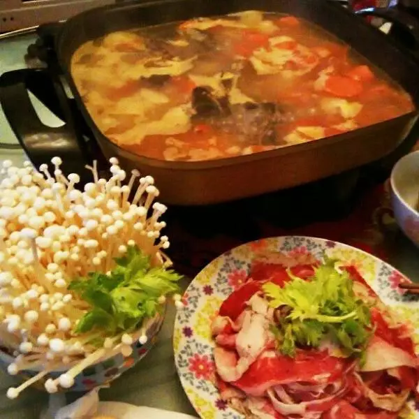 火锅汤底:牛味冲天番茄汤（话咁易版）