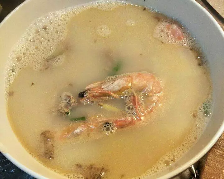 海虾河蚌汤