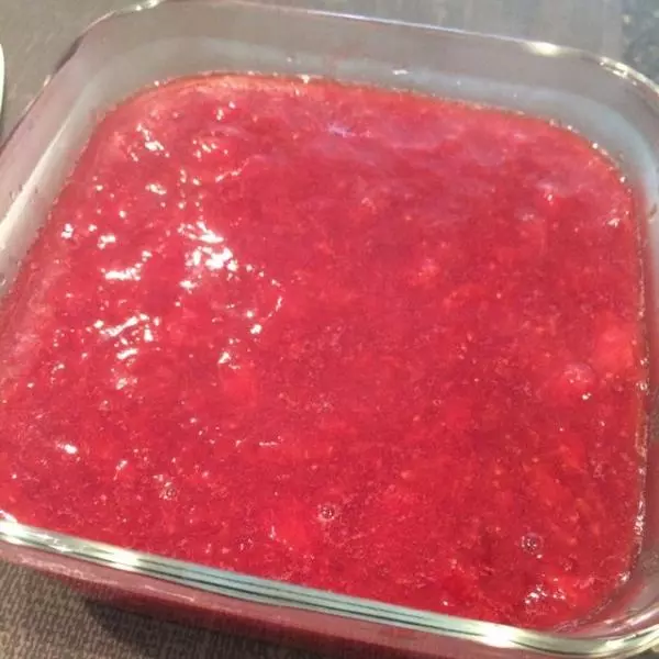 新鲜草莓制作草莓酱