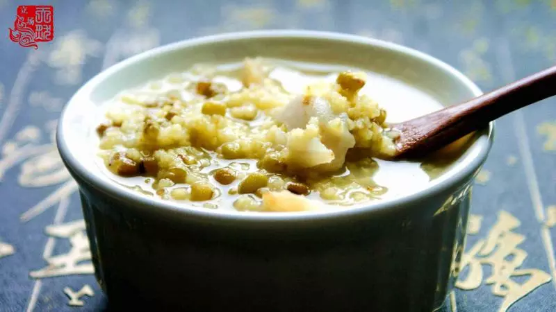 百合小米綠豆粥，夏日清熱去火、增進食慾的養生粥
