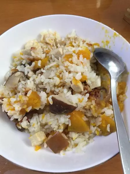 南瓜鸡肉炖米饭