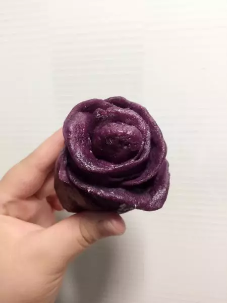 紫薯芋圆紫薯玫瑰花卷