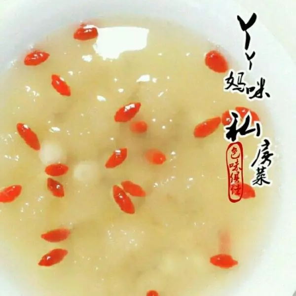 銀耳蓮子湯