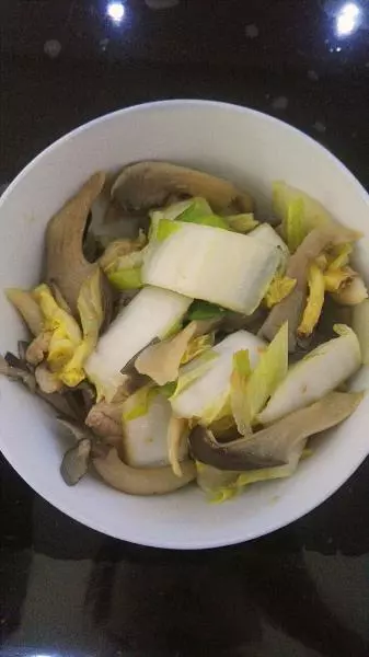 白菜蘑菇炒肉