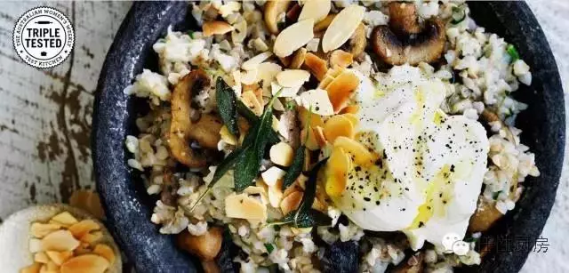 意大利石锅荞麦饭搭蘑菇、鼠尾草