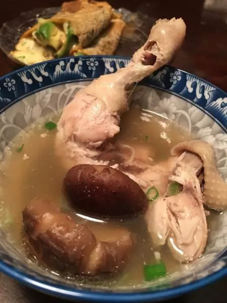 杂菇炖春鸡（铸铁锅版）
