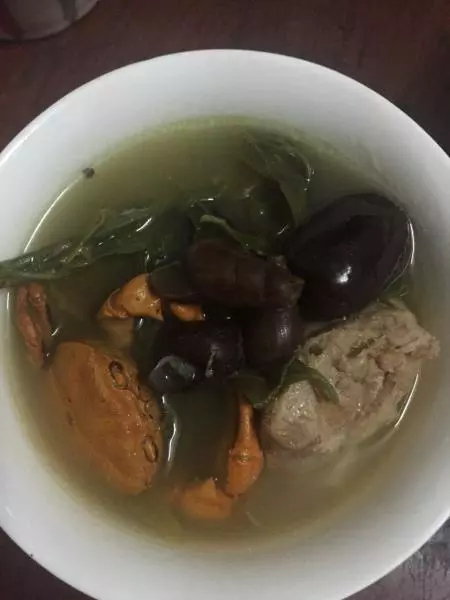 豬骨石螺煲黃兒菜