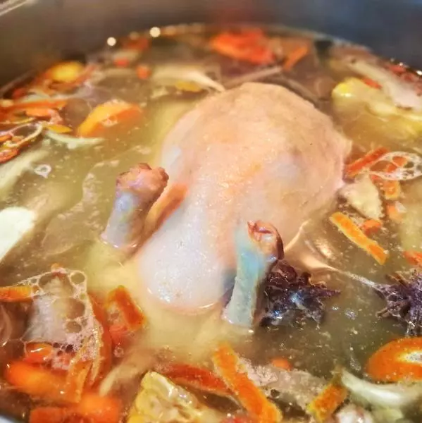 滋润菌菇鸭汤