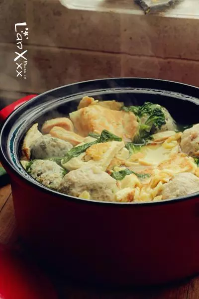 芹菜叶煎豆腐丸子汤