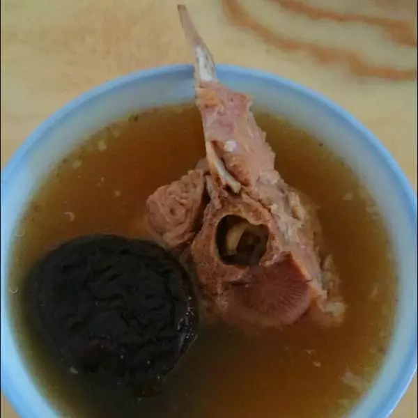 香菇龍骨湯