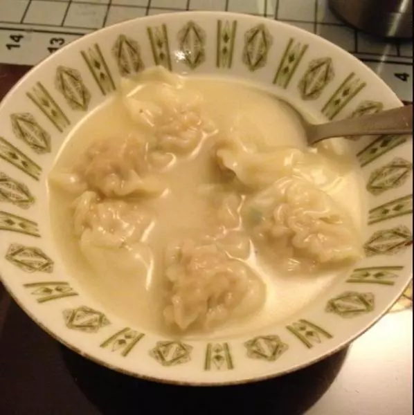 鲫鱼汤小馄饨