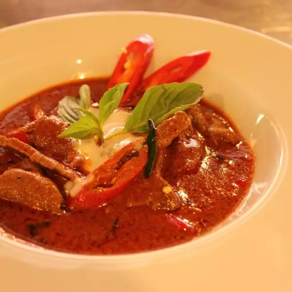 红咖喱牛肉（Paneang Nua）