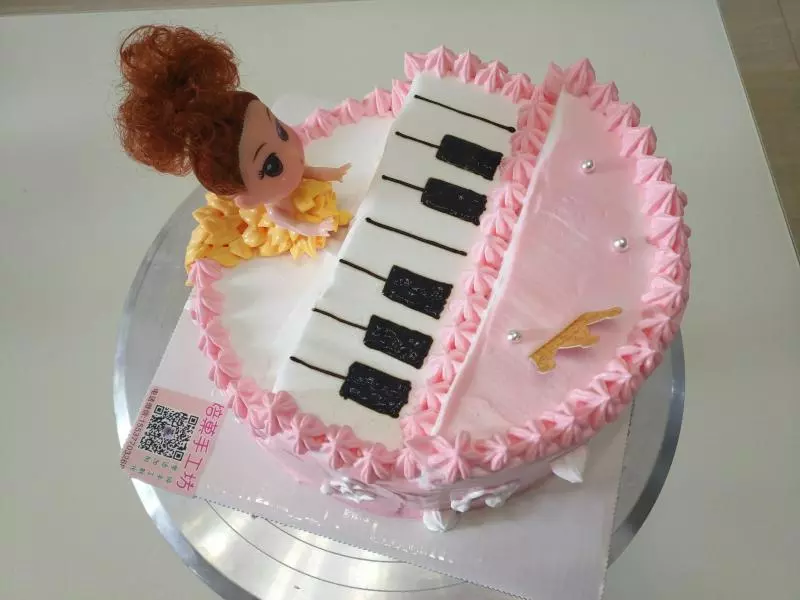 钢琴蛋糕