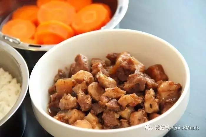 小熊飯盒-- 豆豉醬蒸豬肉