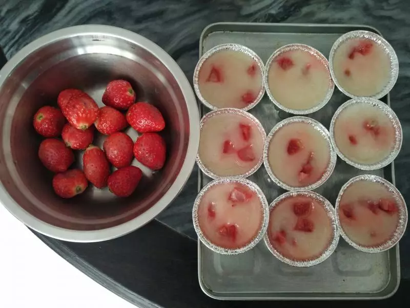 超簡易版草莓牛奶缽仔糕