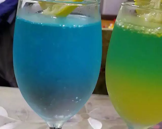 自調雞尾酒（黃綠色，藍色，多種顏色）