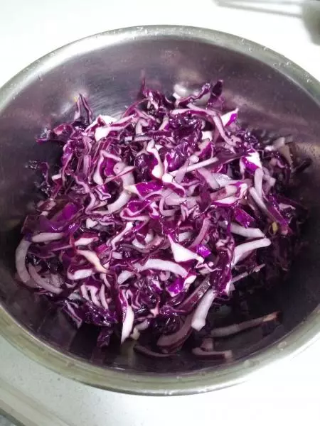紫甘蓝拌洋葱