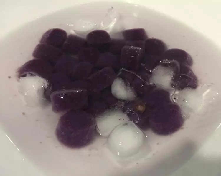 紫薯圆配红豆汤