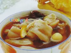 红枣莲藕猪蹄汤