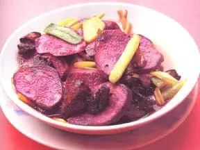 臘肉炆紫桑薯