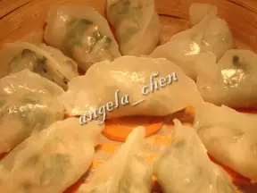 “水晶菠菜虾饺”