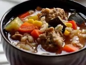 肉馅杂蔬薏米汤