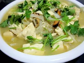 萝卜蛤蜊豆腐粉丝汤
