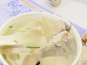 鳗鱼骨莲藕汤