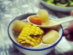 鸡脚玉米土豆萝卜汤